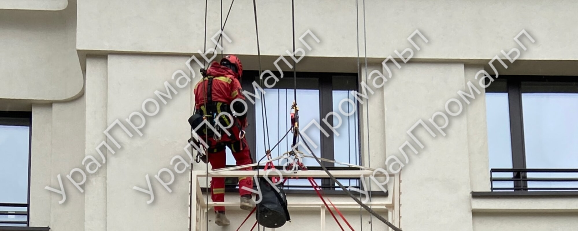 Установка оборудования и конструкций на высоте